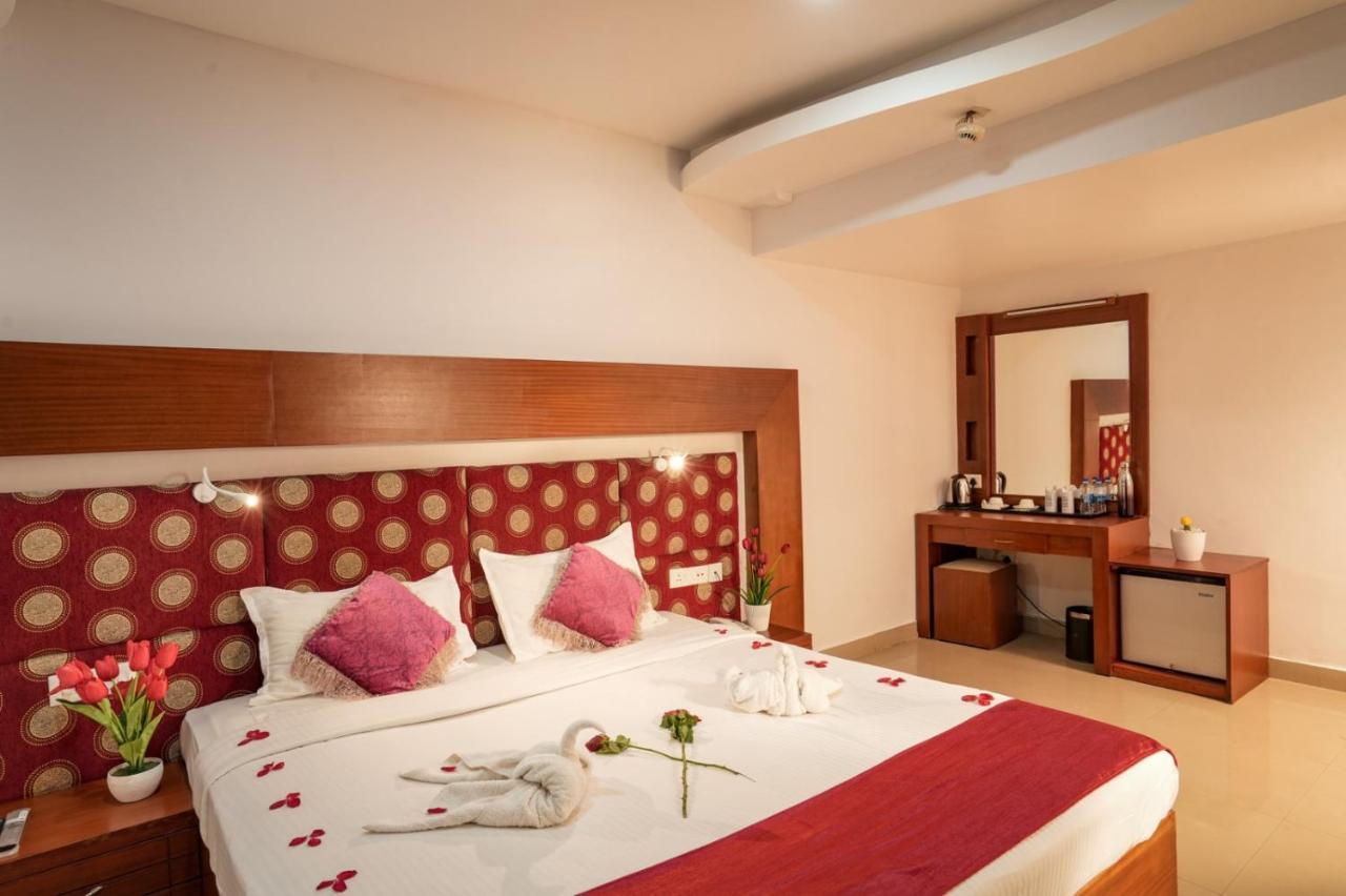 Empire Residency Hotel Tiruvalla Exterior photo