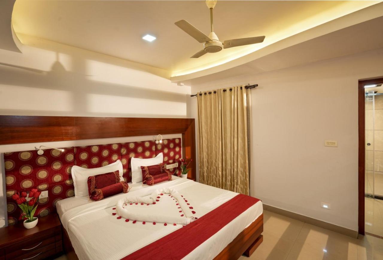 Empire Residency Hotel Tiruvalla Exterior photo