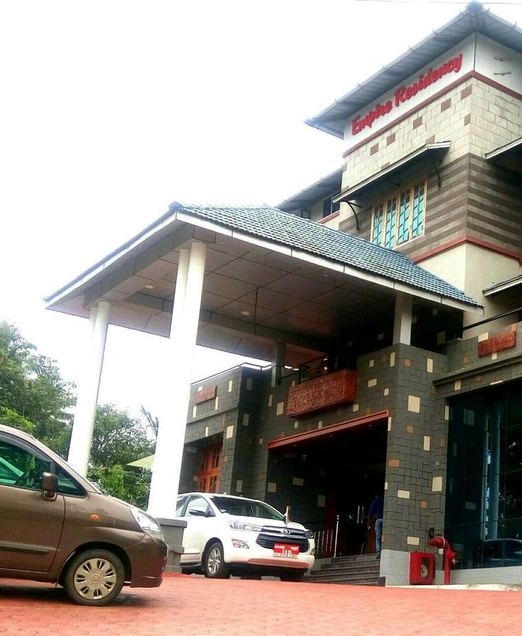 Empire Residency Hotel Tiruvalla Exterior photo